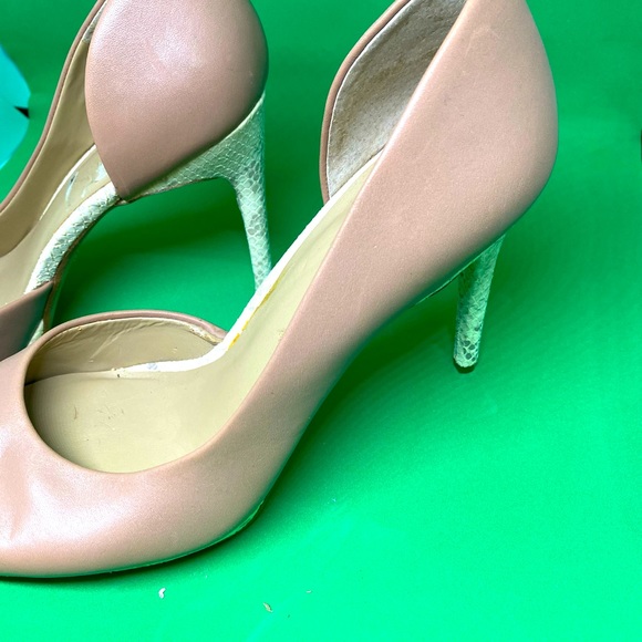 Ann Taylor Round Swirl Tan Snakeskin Heels - Picture 3 of 5